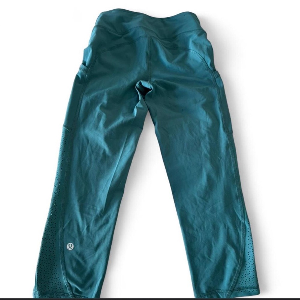 Lululemon Teal Laser Cut Cropped Leggings